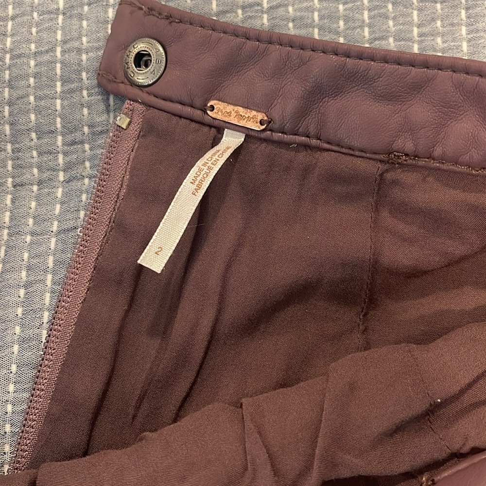 Free people purple skirt
Very good condition
Mini leather (faux) skirt for women - Picture 5 of 5